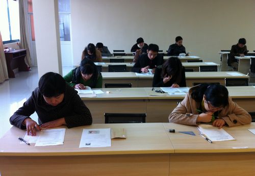 江苏省成人学士学位英语考试顺利举行